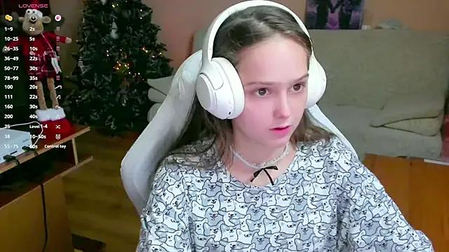 StripChat SharybbFace is Freechat SharybbFace — Take off my T-Shirt