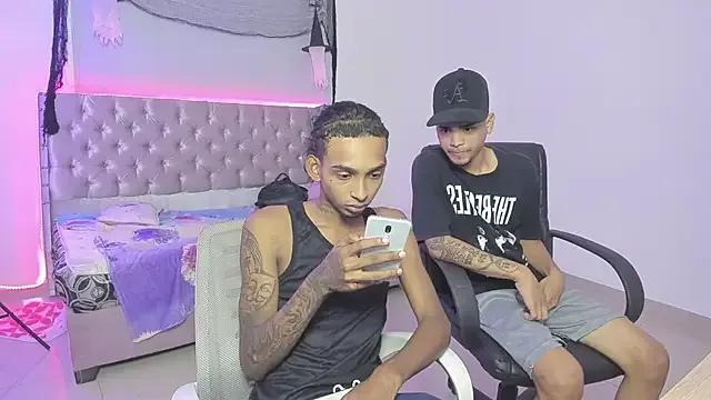 Freechat skinny_tatto01 on StripChat