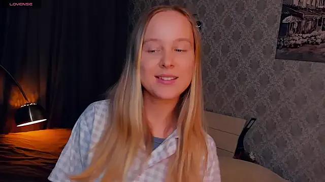 Freechat SoonMoor on StripChat