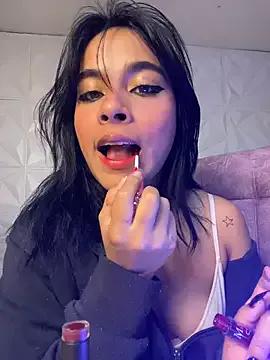 StripChat Sophie_wyld is Freechat Sophie_wyld — play with breasts in front of my boss