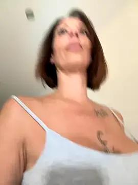 Freechat spycyfanny on StripChat