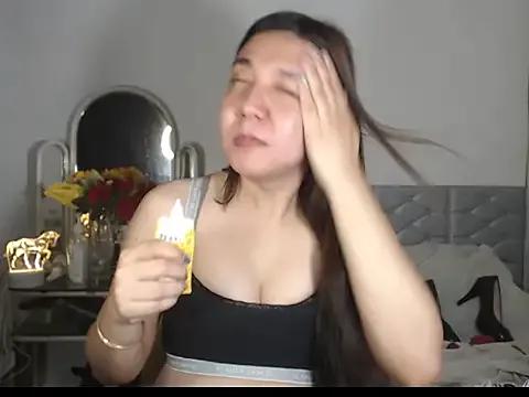 StripChat stellahugeX is Freechat stellahugeX — BANANA CURVE huge cock public cum show