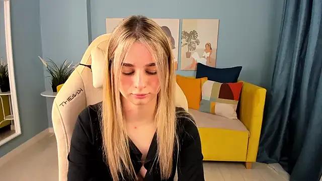 Freechat SweetyLicky on StripChat