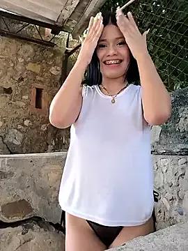 Freechat the_titis_outdoors on StripChat