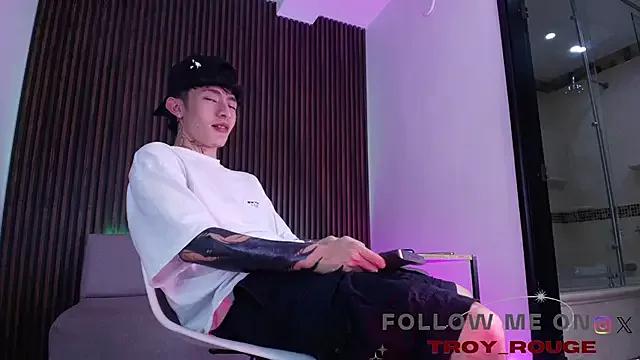 Freechat troy_rouge on StripChat