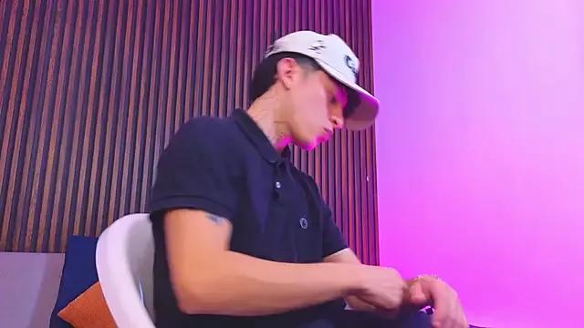 Freechat troy_rouge on StripChat