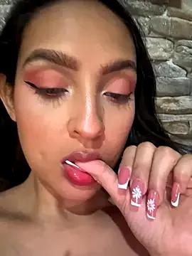 Freechat twohornys on StripChat