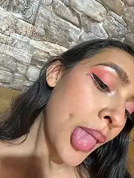 Freechat twohornys on StripChat