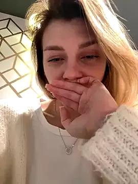 StripChat ValenciaShock is Freechat ValenciaShock — SPIT ON NIPPLES