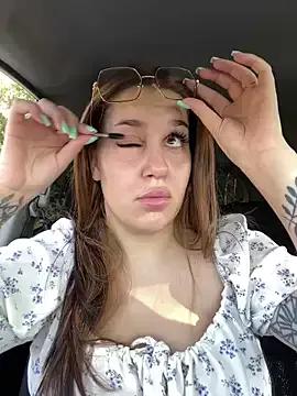 Freechat VikiDemini on StripChat