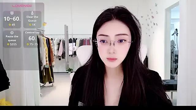 Freechat yangyang-777 on StripChat