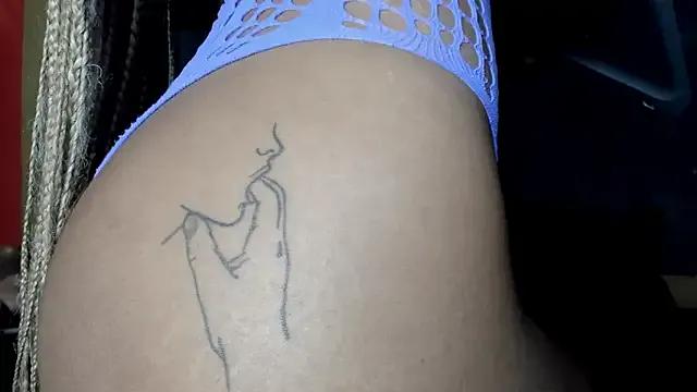 Freechat YayaHilton on StripChat