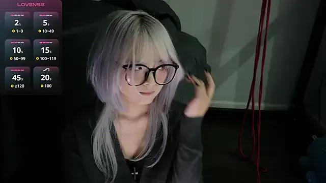 Group Yu_UwU_ on StripChat